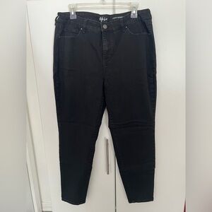 ❄️Style & Co. Curvy Skinny Jeans, Black